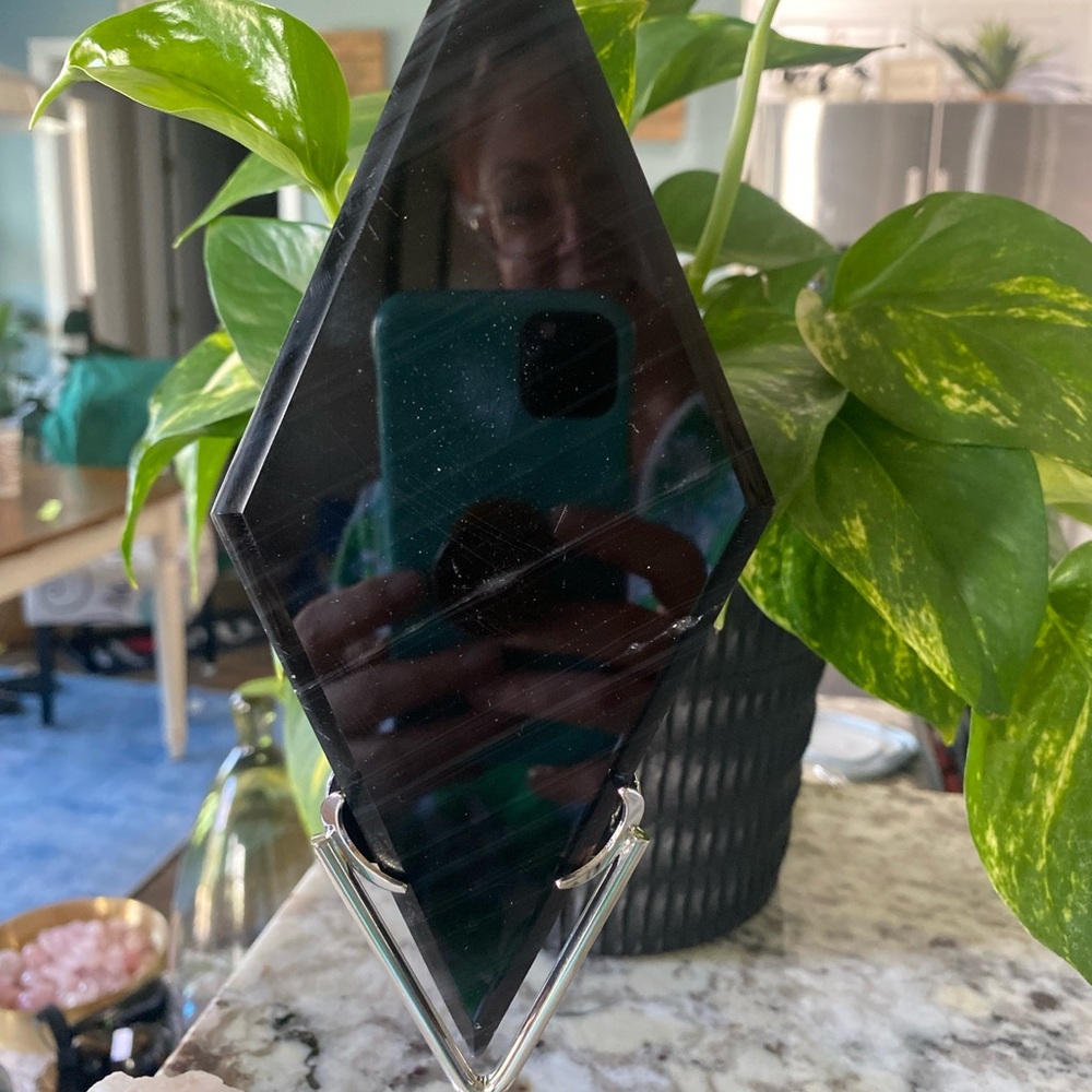 Midnight Obsidian Diamond with Stand - a bonus- my smiling face 🫣